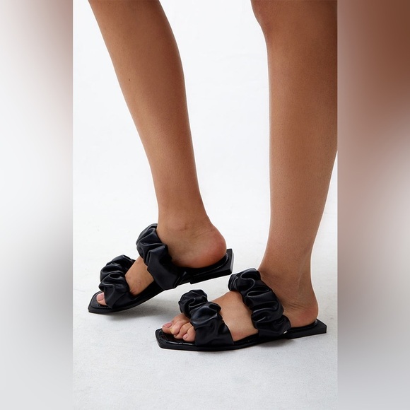 Circus by Sam Edelman Shoes - Circus‎ by Sam Edelman Black Slide Iggy Sandals. Size 6M NWB